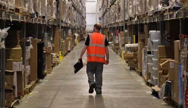 إدارة المخازن وضبط المخزون